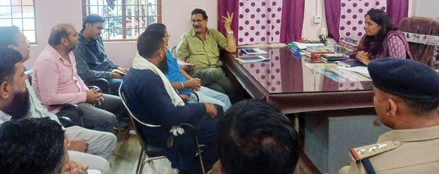  व्यापारी संघ के प्रतिनिधियों संग प्रशासन  की चर्चा, 20 से सडक़ नवीनीकरण