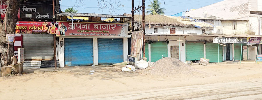 एनएच-30 की जर्जर सडक़ के विरोध में बंद रहा केशकाल, कारोबारियों का समर्थन, स्वस्फूर्त बंद रहीं दुकानें