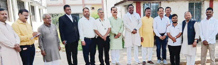 डॉ. हेडगेवार के जीवन पर आधारित नाट्य मंचन को देखने