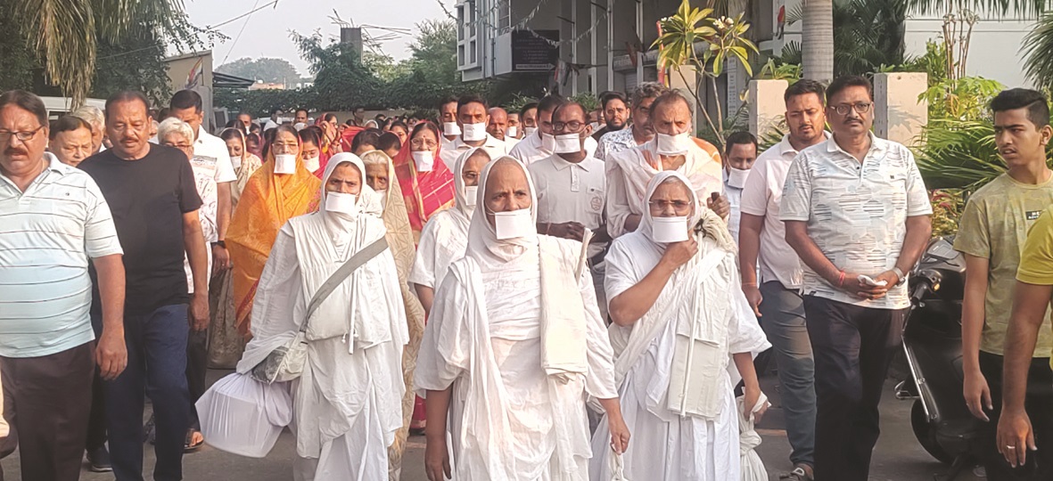 चातुर्मास के अंतिम प्रवचन पश्चात साध्वी समुदाय की हुई विदाई