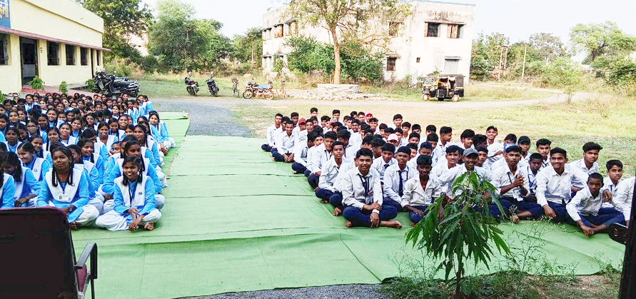 ​स्कूल में मनी गोपाष्टमी,  गौ पूजन कर संगोष्ठी