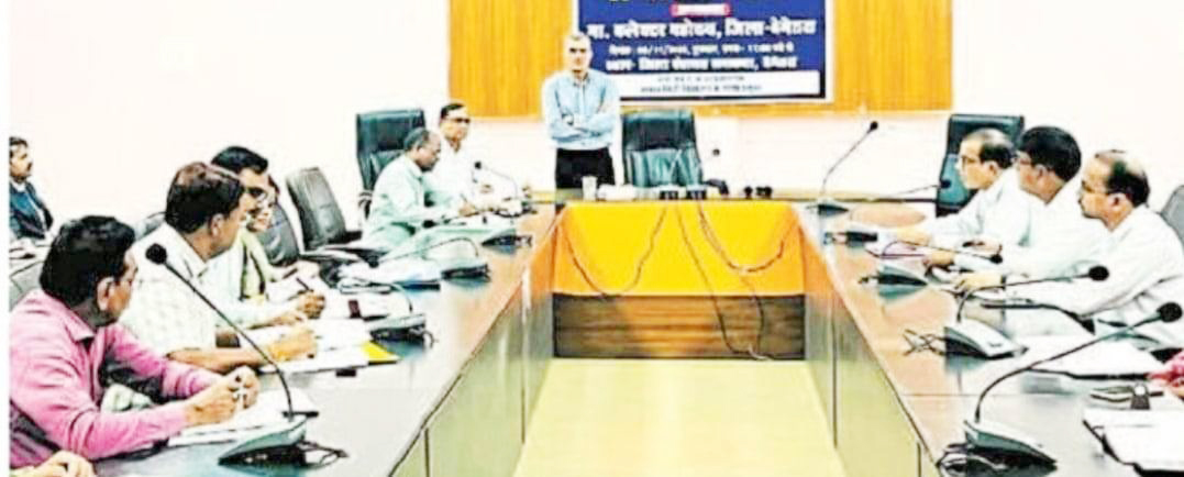 शैक्षणिक गुणवत्ता में सुधार व योजनाओं के क्रियान्वयन पर जोर