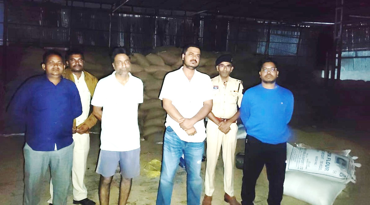  भुरकोनी में 1265 बोरी अवैध धान जब्त