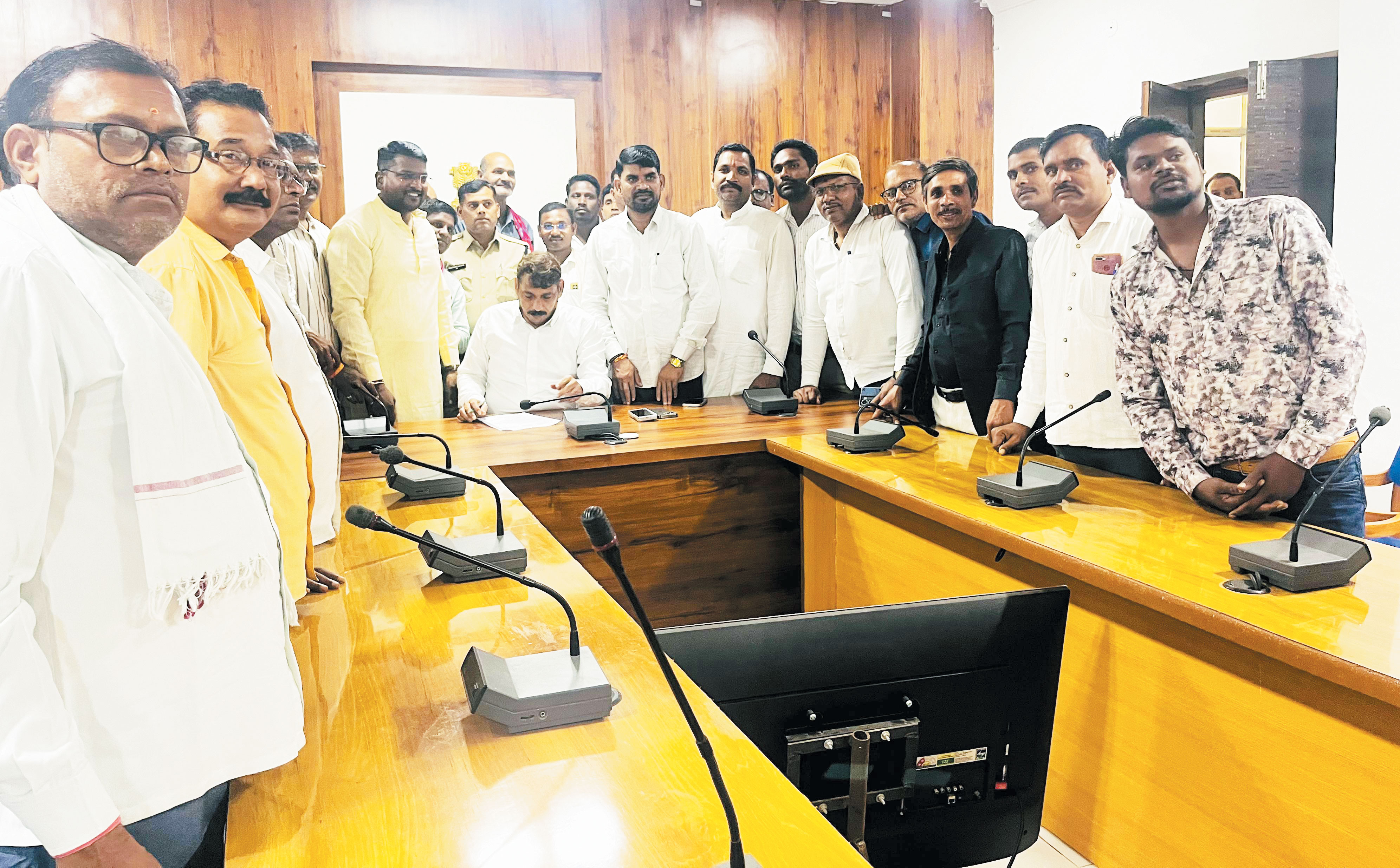 बारिश से खराब हुई फसल के मुआवजे की मांग