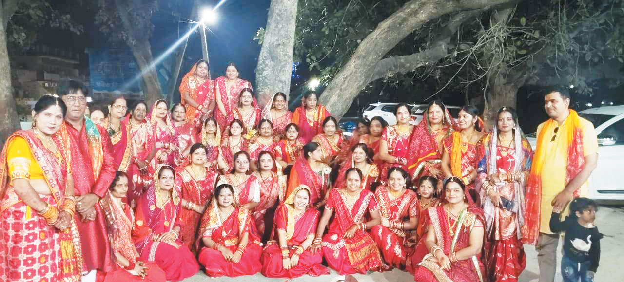 महिलाओं ने हर्षोल्लास से मनाया चौथ का पर्व