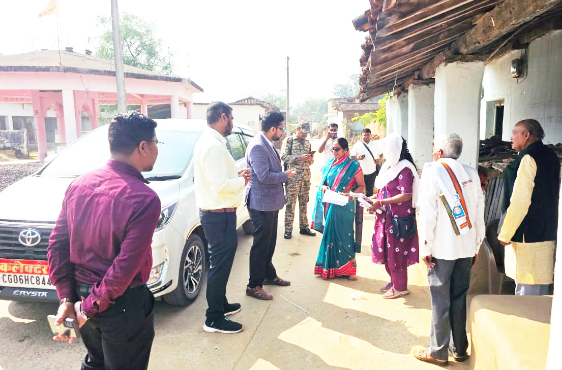 कलेक्टर ने घर-घर सत्यापन का लिया जायजा, अंतरराज्यीय चेक पोस्ट टेमरी का निरीक्षण भी‘छत्तीसगढ़’ संवाददाता