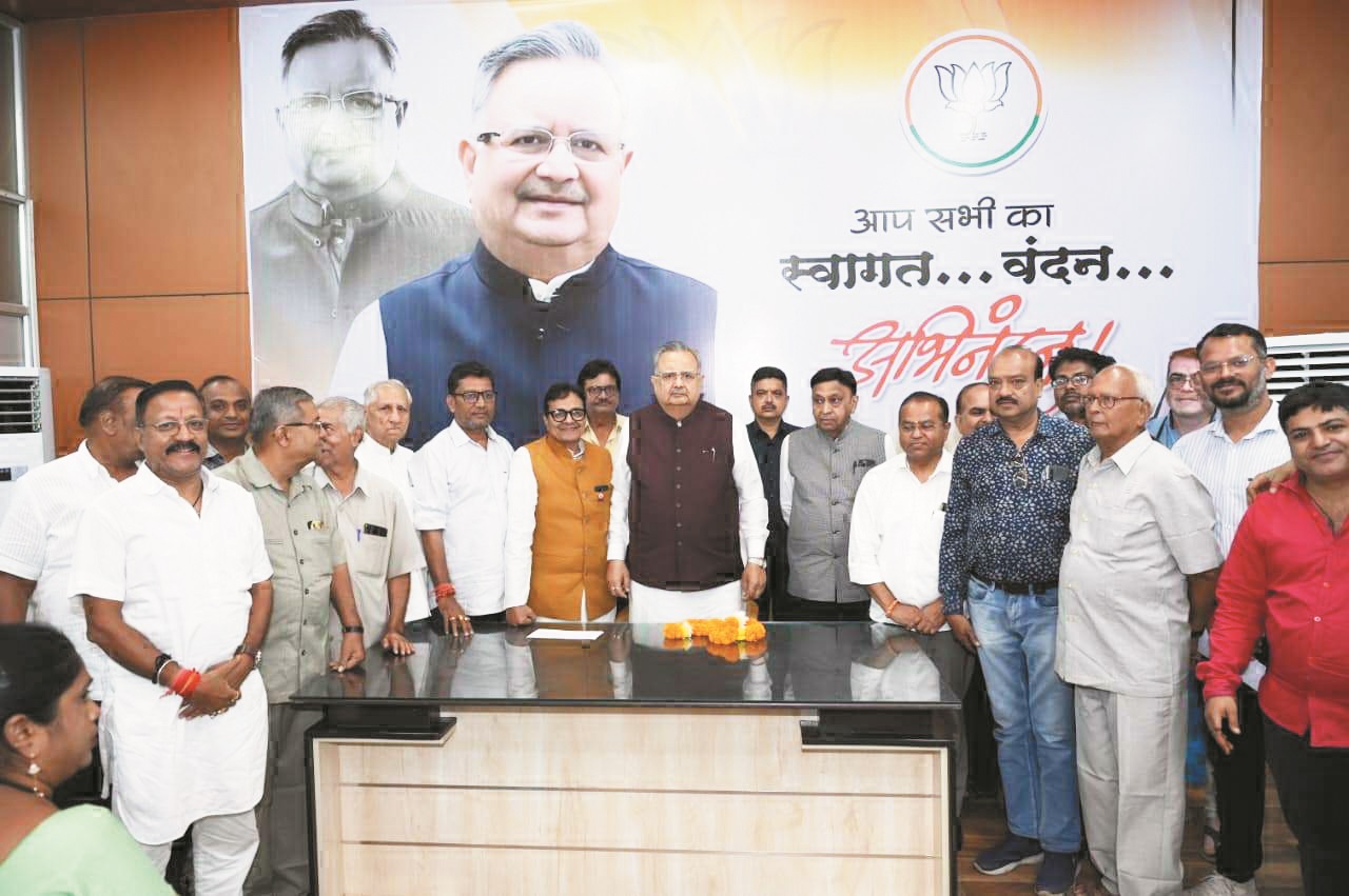 समाज के प्रतिनिधि मंडल ने विस अध्यक्ष रमन से की मुलाकात