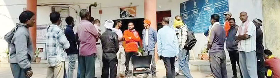   टीकाकरण के  बाद बच्चे की मौत, प्रदर्शन