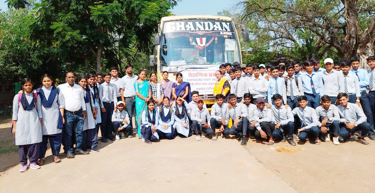 पीएम श्री हरिहर स्कूल के विद्यार्थियों ने किया शैक्षणिक भ्रमण