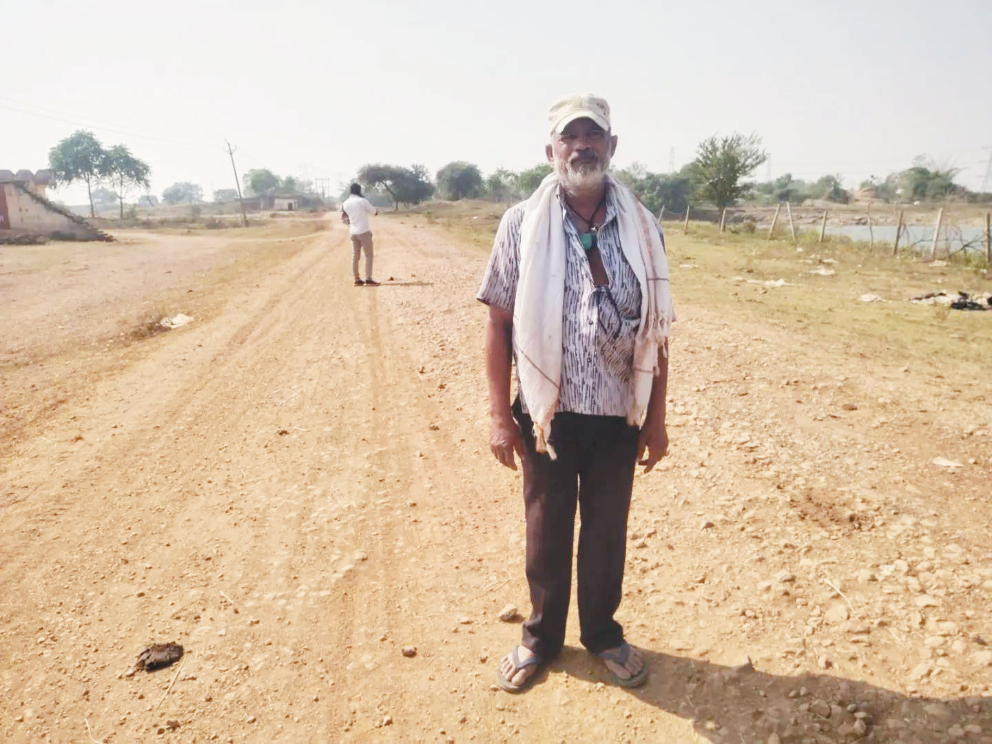 छह साल से लंबित भूमि विवाद पर प्रशासनिक कार्रवाई की प्रतीक्षा