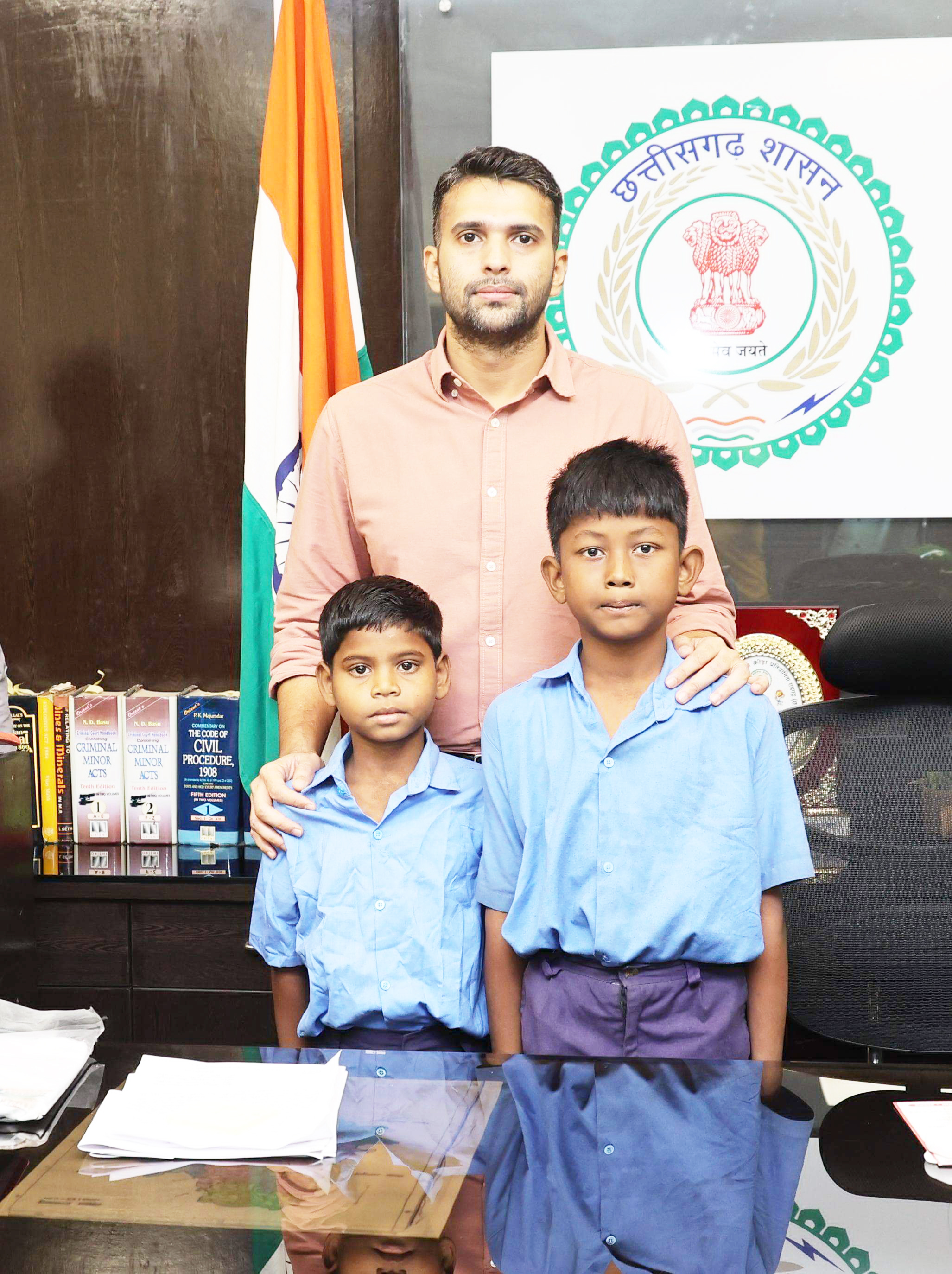 पानी में डूबते बच्चे की बचाई थी जान