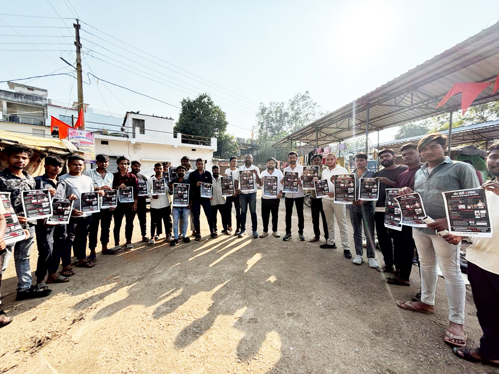 वोट चोरी को लेकर स्टीकर अभियान