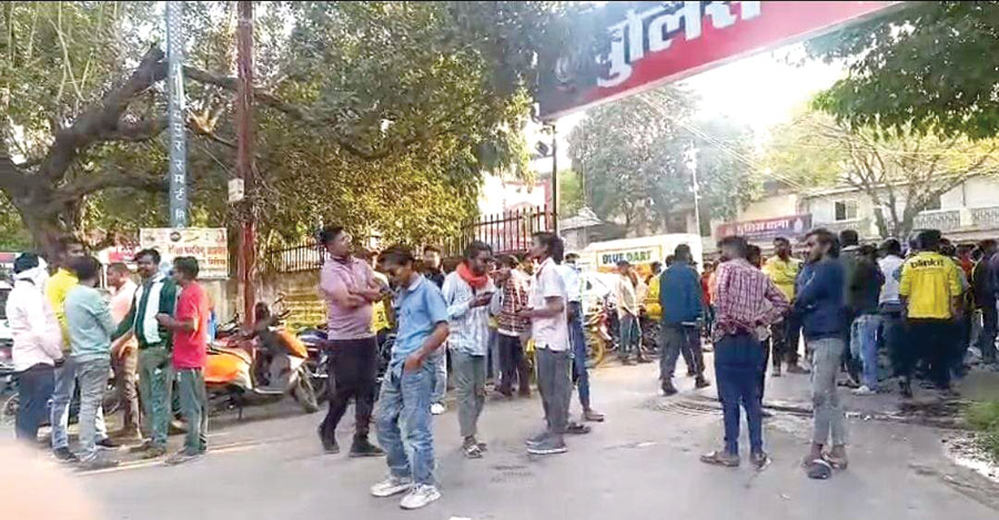 ब्लिंकिट स्टाफ की हड़ताल जारी