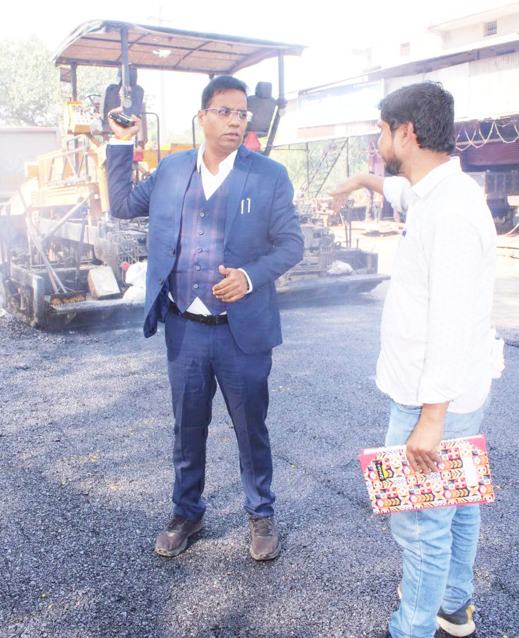 गुणवत्ता के साथ सडक़ निर्माण करने के निर्देश