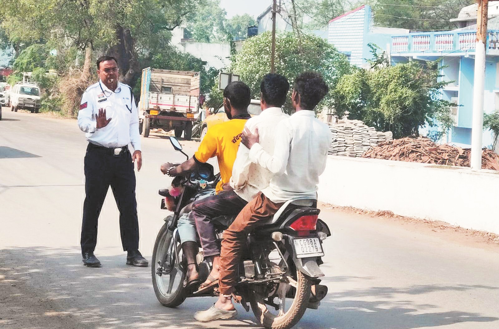 केसीजी पुलिस ने उल्लंघन पर की चालानी कार्रवाई