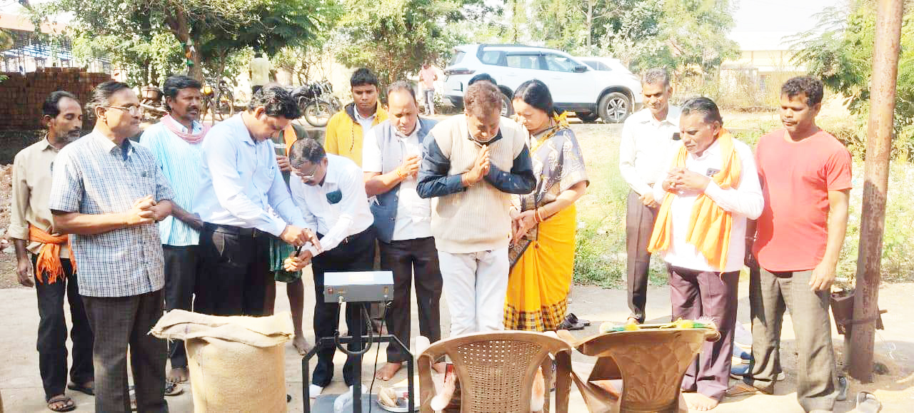 धान खरीदी शुरु, आउटसोर्सिंग से वैकल्पिक व्यवस्था, प्रबंधक-कर्मचारियों की हड़ताल जारी