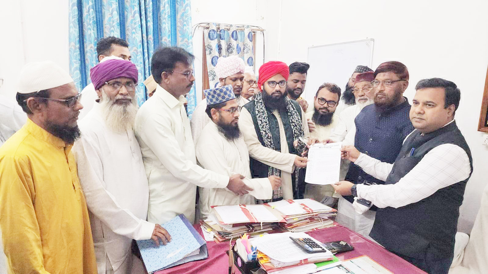 लाल किले के हमलावरों पर कड़ी कार्रवाई करने की मांग