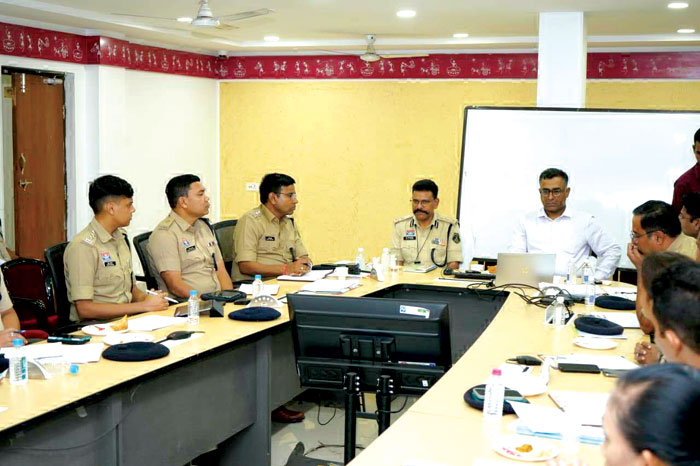 आईजी ने ली क्राइम मीटिंग