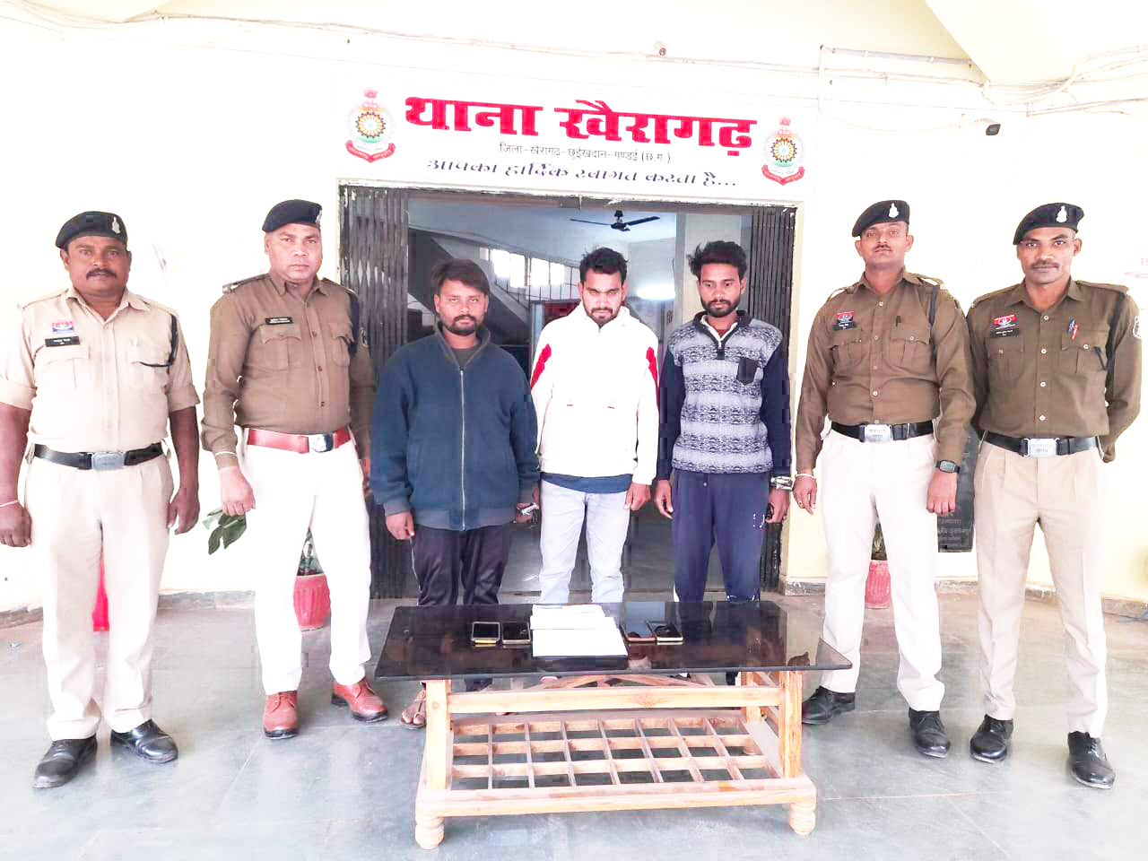 तीन म्युल खाताधारक गिरफ्तार