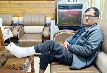 अधिवक्ता के बेटे से मारपीट का आरोप, पुलिसकर्मी सहित चार पर अपराध दर्ज