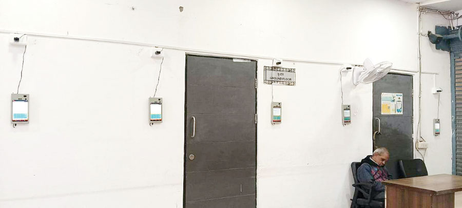 1 दिसंबर से बायोमेट्रिक अटेंडेंस, मशीनें लगीं