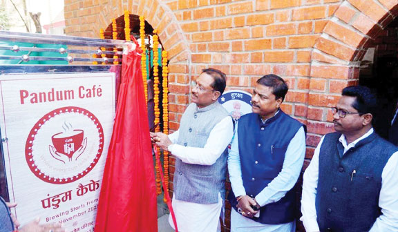 पंडुम कैफे का शुभारंभ बस्तर में नक्सल उन्मूलन की दिशा में हो रहे सकारात्मक परिवर्तन का प्रेरक प्रतीक- साय