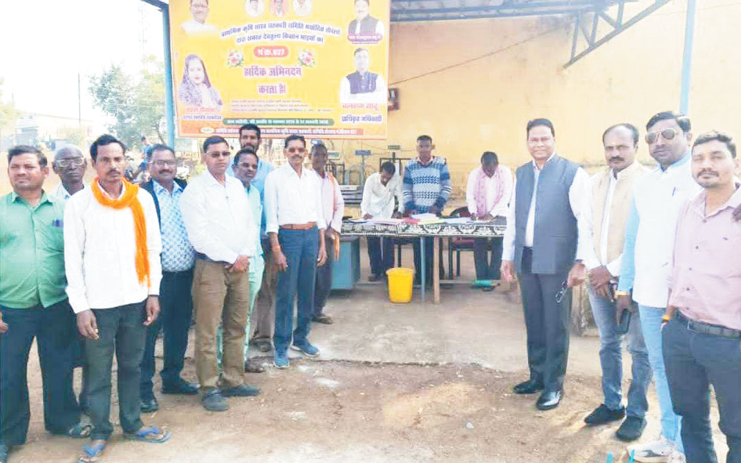 तोरला सोसायटी में बलराम ने किया धान खरीदी का शुभारंभ