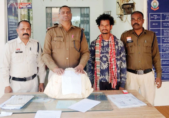 नशे के अवैध कारोबार के 3 मामले, 4 आरोपी गिरफ्तार