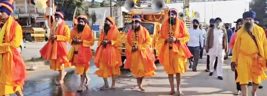  गुरु तेग बहादुर का 350वां शहीदी दिवस, शोभायात्रा का स्वागत