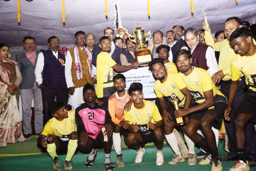 काका लरंग साय व राधेश्याम जायसवाल स्मृति फुटबॉल टूर्नामेंट