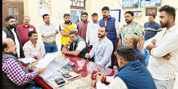 राष्ट्रपति से पंडोनगर स्थित राष्ट्रपति भवन के दौरे का आग्रह