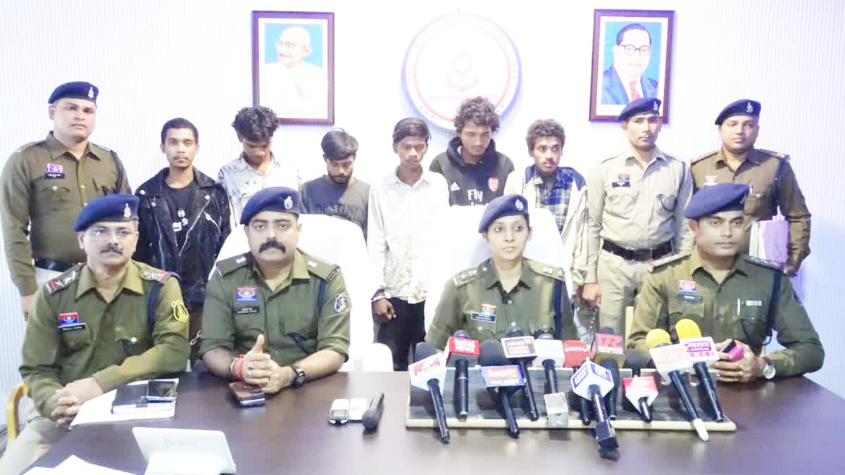 लूट, चाकूबाजी, मारपीट, 6 आरोपी गिरफ्तार