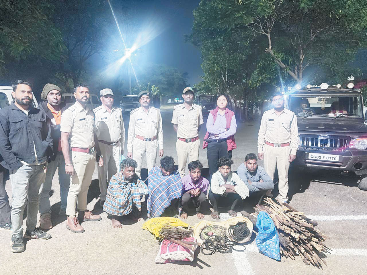  गौर का शिकार, 5 आरोपी गिरफ्तार