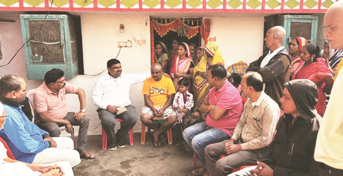 प्रसव-मौतें, पीडि़त परिवारों में पहुंचे मंत्री