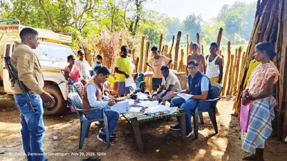 एसआईआर: घर-घर सर्वे कर लिया जायजा