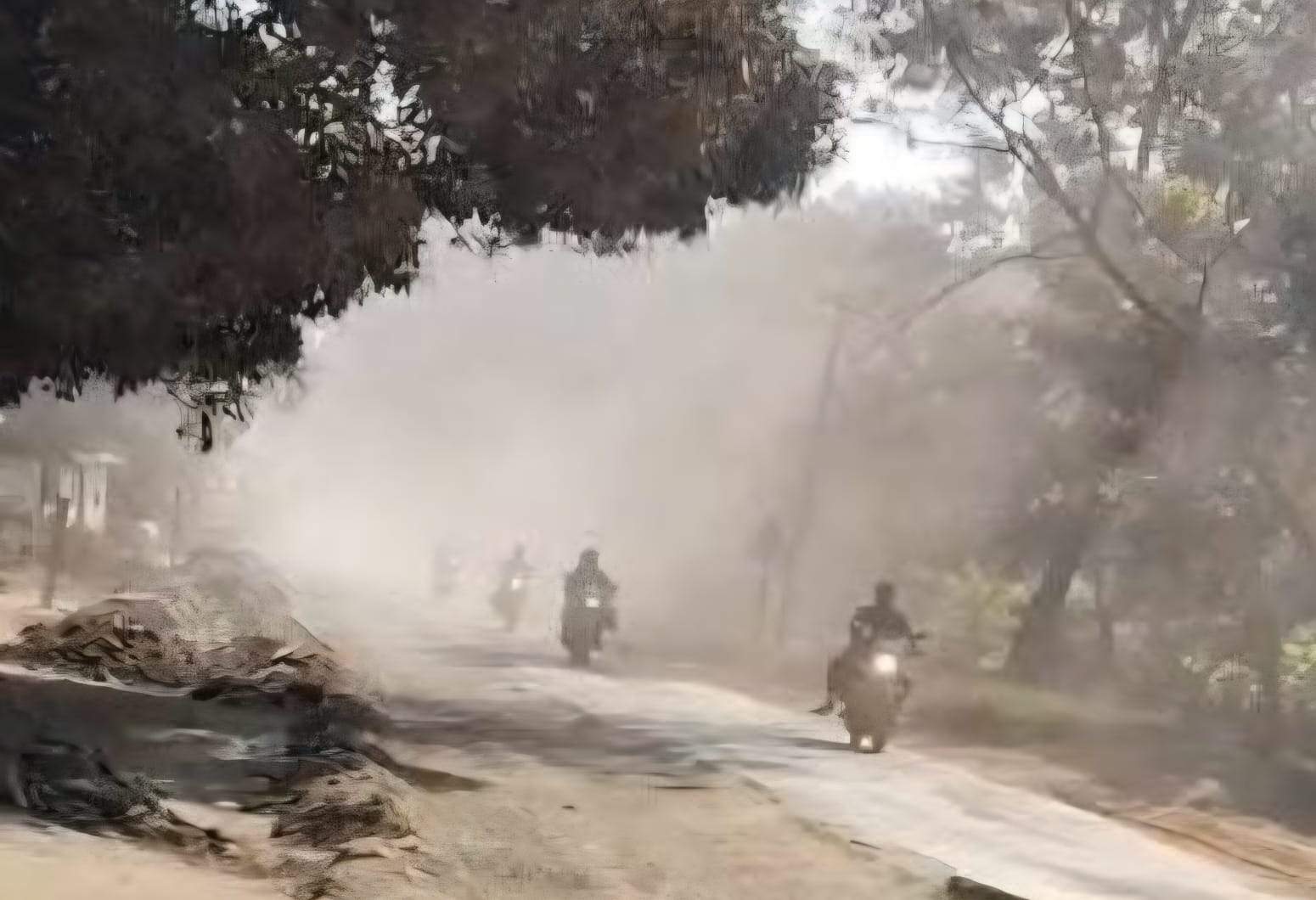 एनएच-130 डी की बदहाल हालत पर  ग्रामीणों का आक्रोश, एसडीएम को ज्ञापन