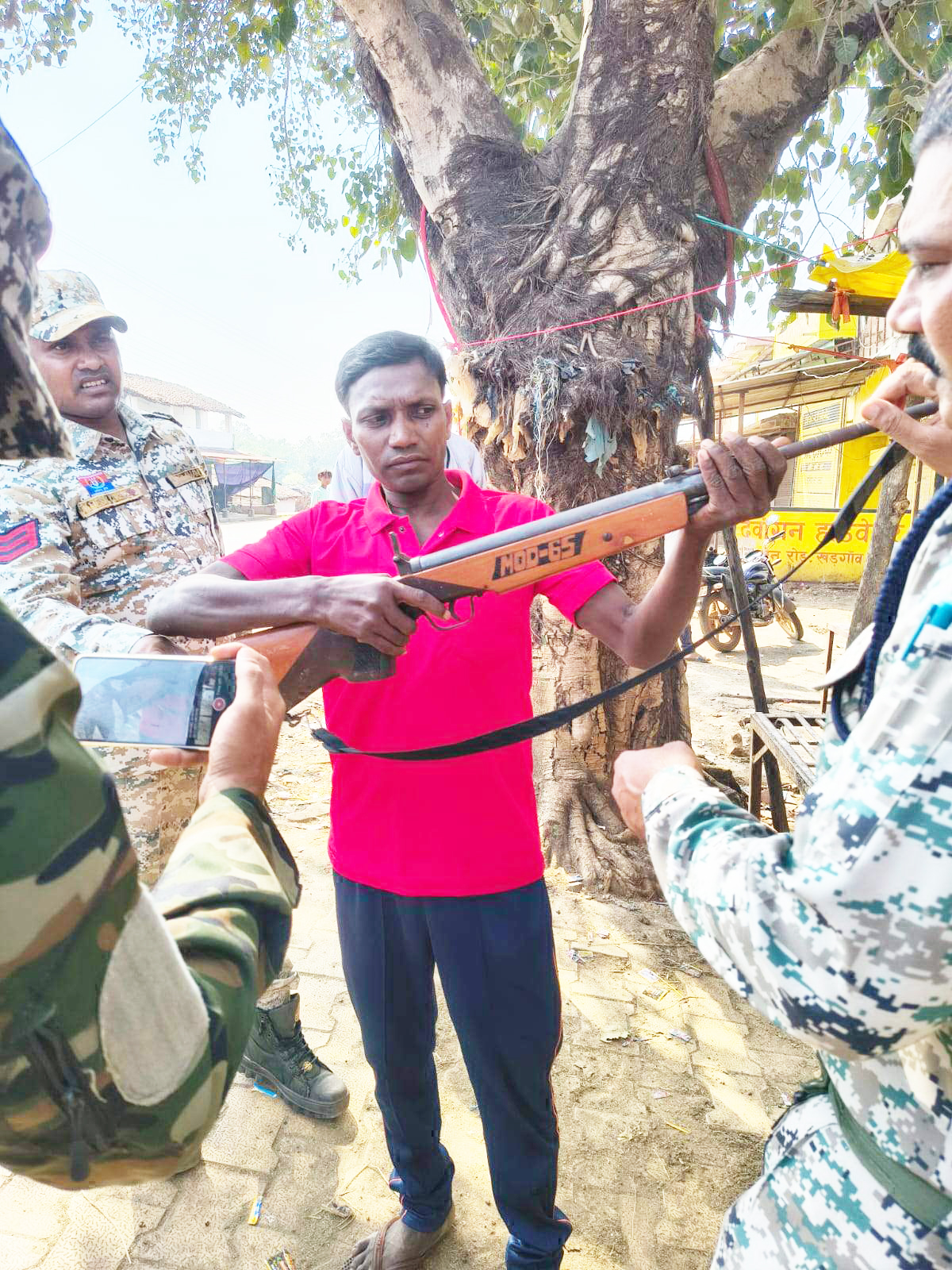 एयरगन से फायरिंग, गिरफ्तार