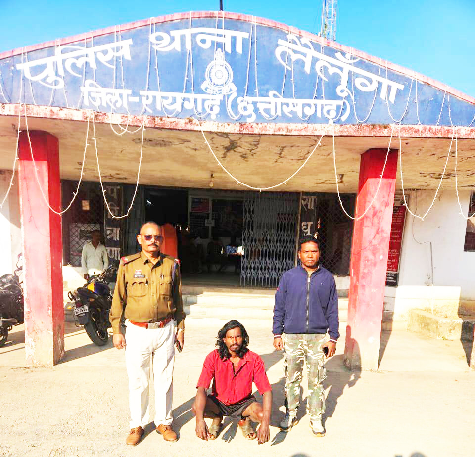 पत्नी की हत्या, फरार आरोपी जंगल से गिरफ्तार