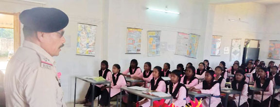  स्कूल में माकड़ी पुलिस ने चलाया सायबर जागरूकता अभियान