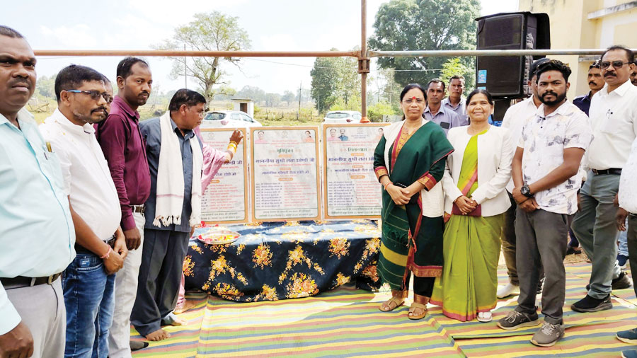  विधायक लता उसेंडी ने करोड़ों के  विकास कार्यों का किया भूमिपूजन