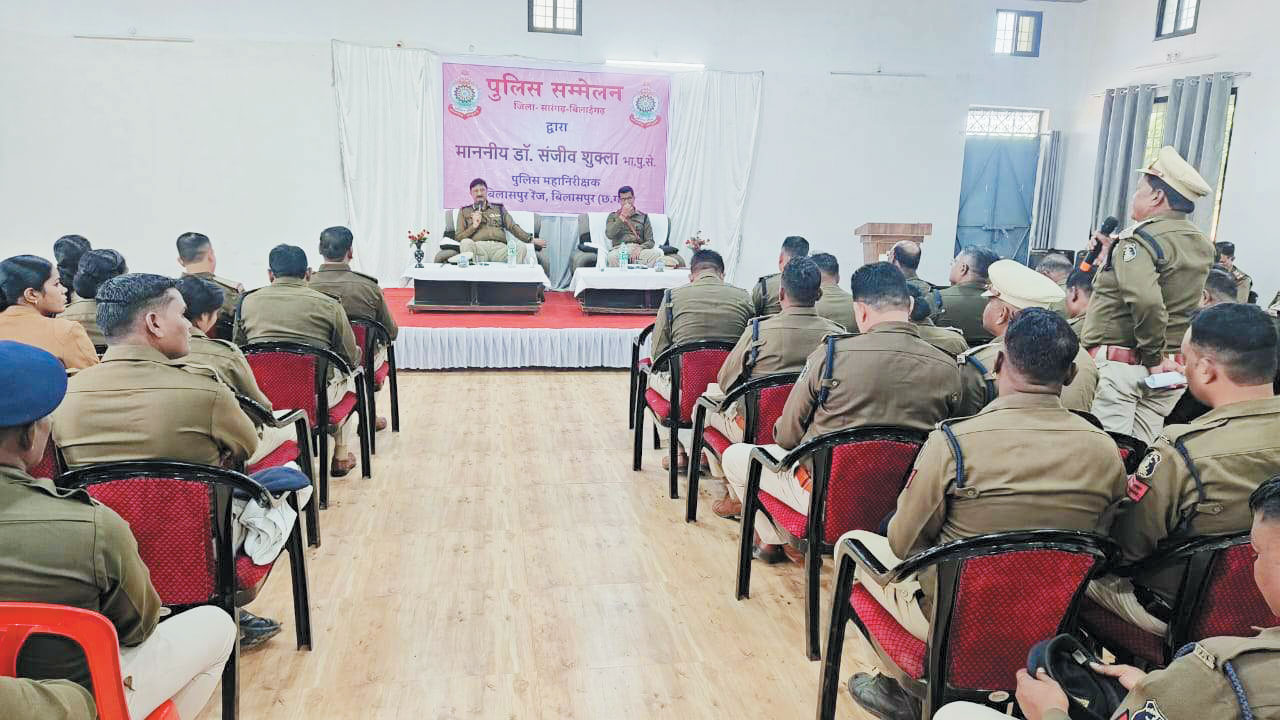 बिलासपुर आईजी ने सारंगढ़-बिलाईगढ़ का किया निरीक्षण