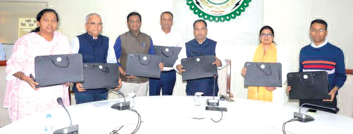 प्रोजेक्ट धडक़न- सात हार्ट चेकअप मशीनें दान