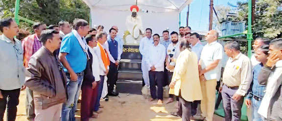 संत सेवालाल की मूर्ति के साथ अभद्रता का आरोप