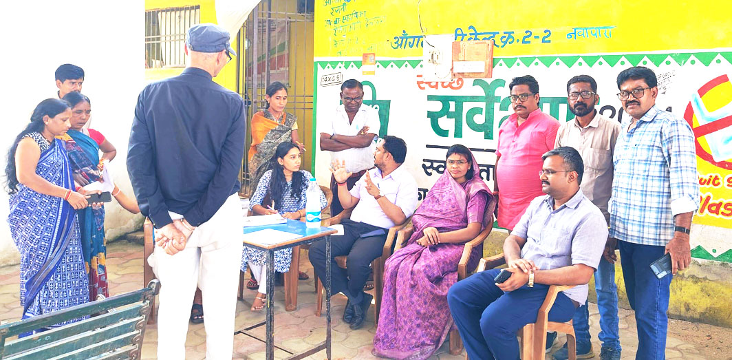 एसआईआर शिविर में पहुंचे नपा अध्यक्ष,एसडीएम,तहसीलदार