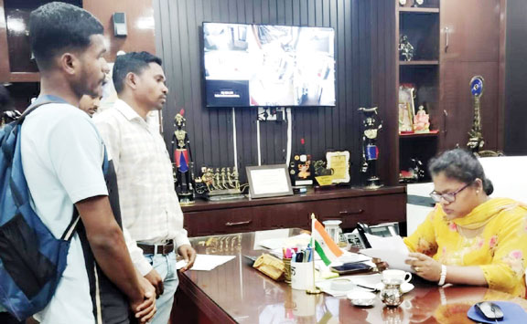 आप ने कलेक्टर को सौंपा ज्ञापन