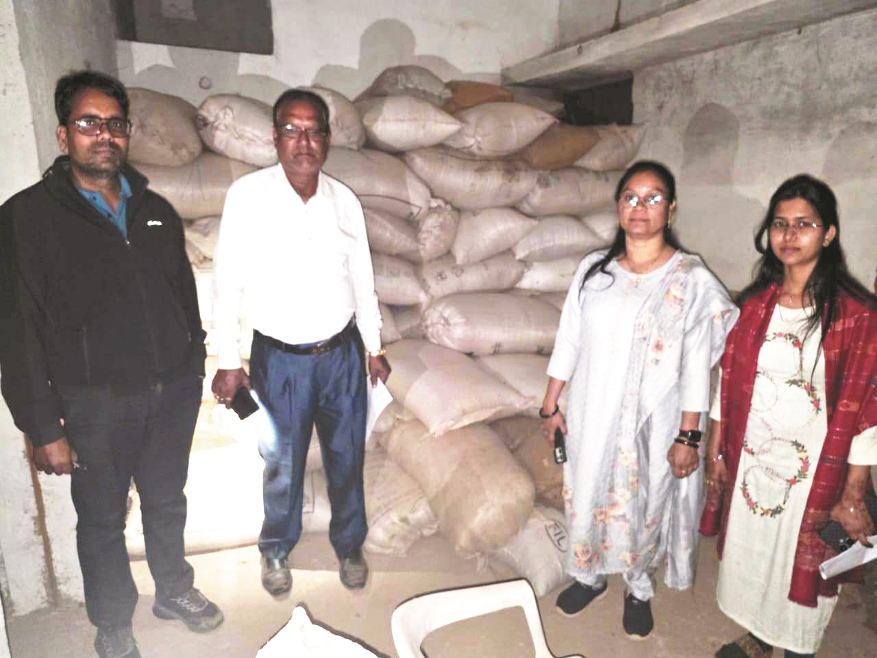 14 प्रकरणों में 8713 बोरा अवैध धान जब्त