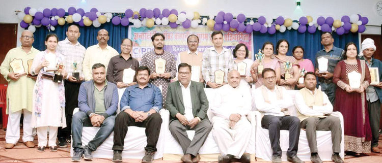 पॉवर कंपनी के सुगम संगीत में दीपा और सीता ने बाजी मारी