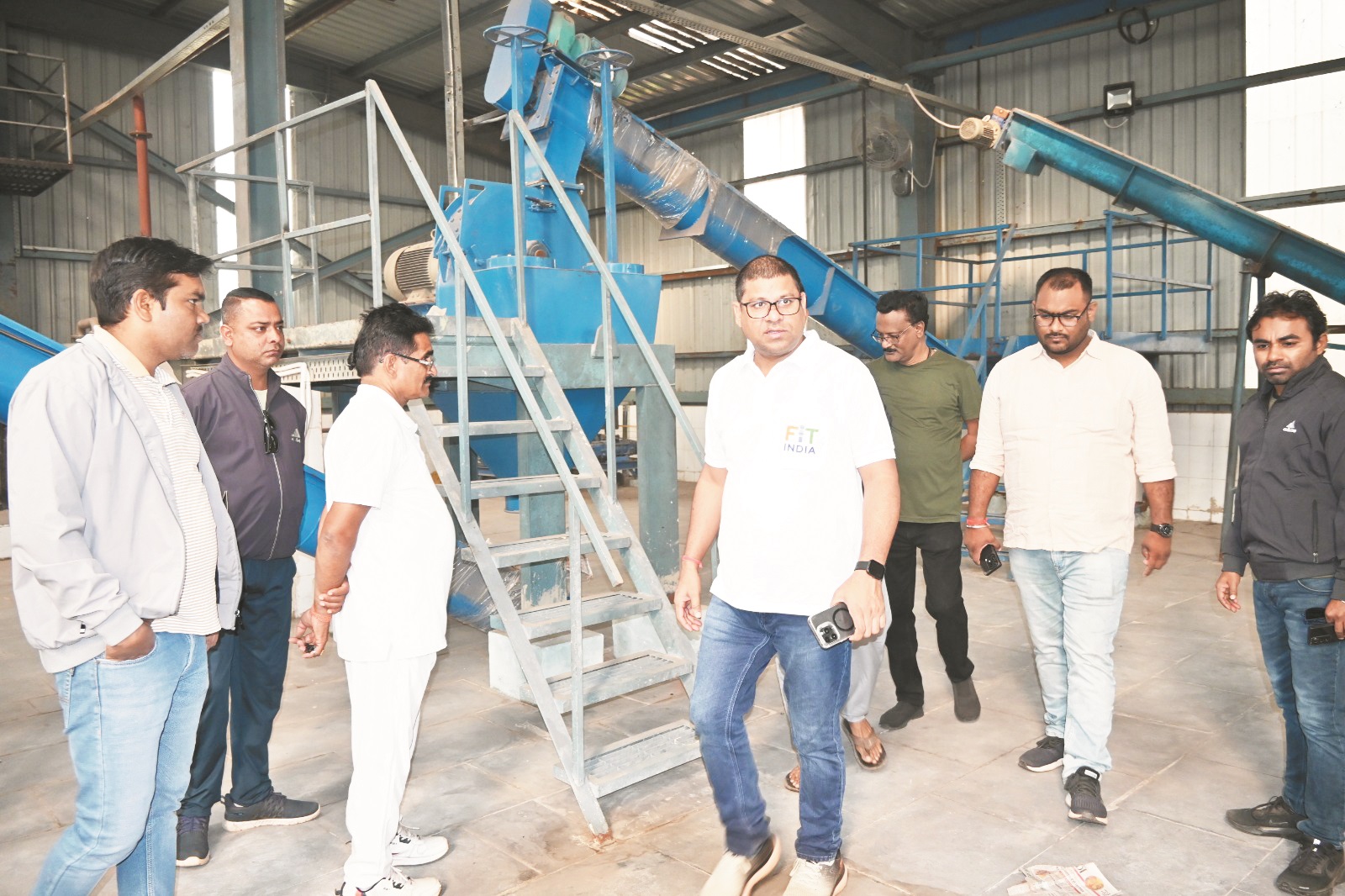 आयुक्त ने निर्माणाधीन रोड व स्लाटर हाउस का किया निरीक्षण