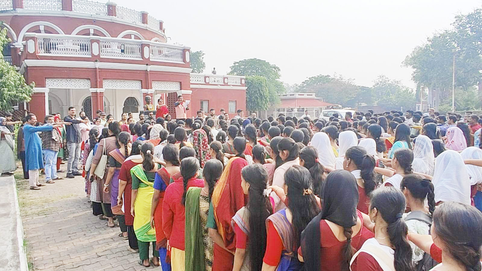 संगीत विवि में संविधान की प्रस्तावना का वाचन