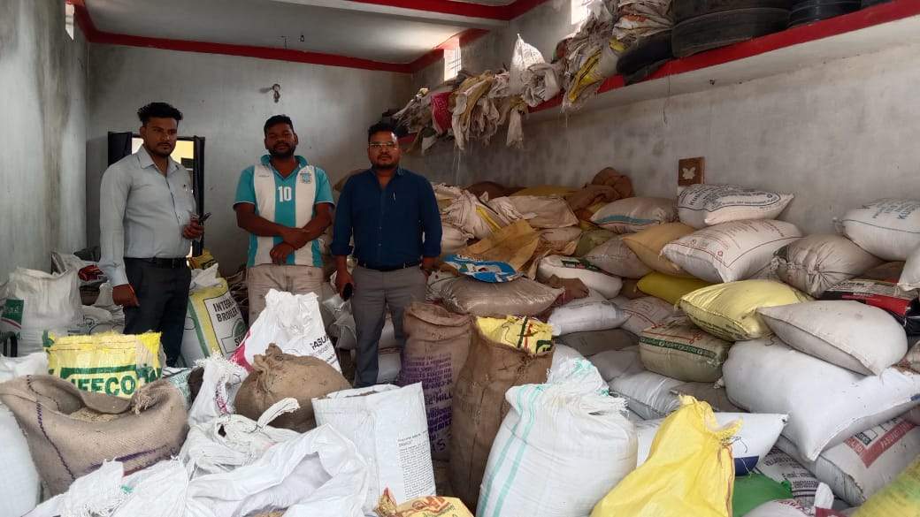 अलग-अलग प्रकरण में 1555 कट्टा अवैध धान-315 क्विंटल चावल जब्त